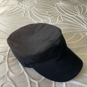 Black cotton cap